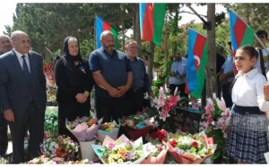 Şəhid jurnalist Sirac Abışovun doğum günündə xatirəsi anıldı - FOTO