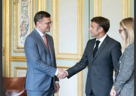 XİN başçısı Makronla görüşdü