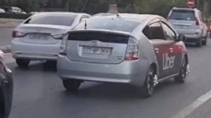 Müştəri səhv ünvana gedən “Prius” sürücüsünün qarnını dişlədi, sonra isə bıçaqladı