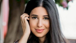 Tanınmış aparıcı 3 il sonra efirə qayıtdı: Bu kanalda çalışacaq - FOTO