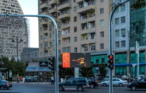 Binalarda yerləşdirilən reklam qurğularına dair xüsusi tələblər müəyyən olundu