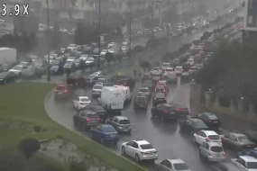 Tbilisi prospektində qəza - Tıxac yarandı