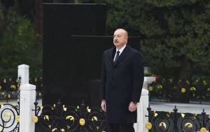 İlham Əliyev Heydər Əliyevin məzarını ziyarət etdi - FOTOLAR/VİDEO