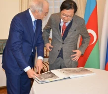 Bülbüloğlu yaponiyalı səfirlə görüşdü 