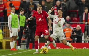 \"Liverpul\" \"Mançester Yunayted\"lə heç-heçə etdi, \"Arsenal\" lider oldu