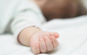 Daha bir uşaq qızılcadan ÖLDÜ