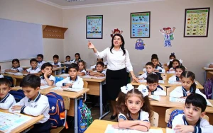 Paytaxtda çalışan müəllimlərin maaşı açıqlandı