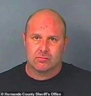 Aldığı narkotikin saxta olduğundan şübhələnərək polisə şikayət etdi