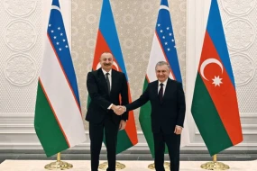 Şavkat Mirziyoyev Prezident İlham Əliyevi təbrik etdi