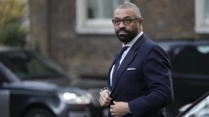 Britaniyalı nazirin “zarafatı” ölkədə çaşqınlıq yaratdı - Üzr istəməli oldu