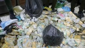 Ölən dilənçinin milyonçu olduğu ortaya çıxdı - Evindən kisələrdə pul və qızıl tapıldı