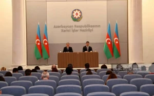 “Ermənistan siyasi iradə göstərərsə, sülhə gedən yol açıqdır\" - Nazir