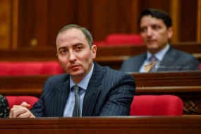 Ermənistanda nazir istefaya göndərildi