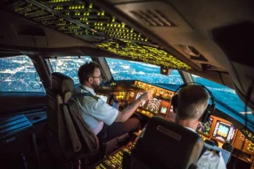 Pilotlara və digər heyətə kabinədə şəkil çəkdirmək və sosial şəbəkələrdən istifadə QADAĞAN EDİLDİ