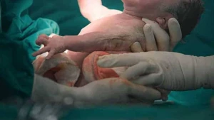 Bakıda doğuş zamanı ana öldü - Uşağın vəziyyəti ağırdır