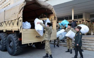 Hərbçilərimiz Türkiyəyə yardım göndərdi - FOTOLAR