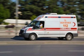 Hatayda altımərtəbəli binanın dağıntıları altından ana və övladı sağ çıxarıldı - VİDEO