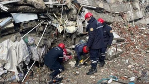 FHN xilasediciləri dağıntılar altından kişi meyitini çıxardı