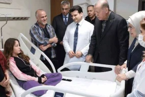 Ərdoğan zəlzələdən zərər görənlərə baş çəkdi - FOTO