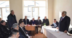 Əhəd Abıyev Qabaqtəpə kəndində sakinlərlə görüşdü - FOTOLAR