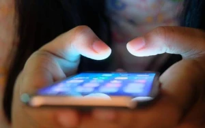 Bu gündən xaricdən gətirdiyiniz telefonlara görə cərimələnə bilərsiz