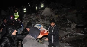 Dağıntılar altından sağ çıxarılanların sayı AÇIQLANDI