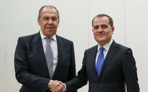 Ceyhun Bayramov və Sergey Lavrov mətbuat konfransı keçirir - Canlı yayım