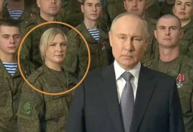 Putinin arxasında dayanan bu qadın kimdir? - FOTO/VİDEO