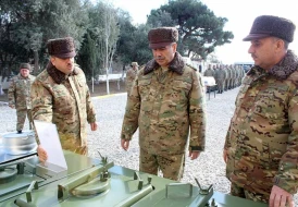 Müdafiə naziri bir neçə hərbi hissənin döyüş hazırlığını yoxladı - FOTO/VİDEO