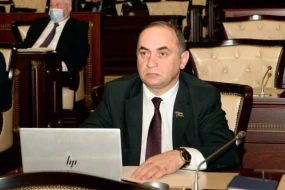 \"Bəzi məktəb direktorları məktəbə biznes obyekti kimi baxırlar\" - Ceyhun Məmmədov