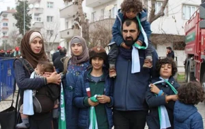 Ərdoğanı yaxından görmək istəyən ailə Fransadan Türkiyəyə gəldi