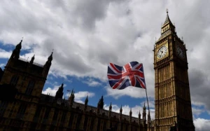 London Tehrandakı səfirini geri çağırdı