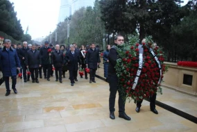 Əqli Mülkiyyət Agentliyinin kollektivi 20 Yanvar faciəsinin qurbanlarını yad edib - FOTOLAR