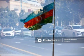 Azərbaycan şəhidlərini bir dəqiqəlik sükutla andı 