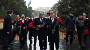 Baş Prokurorluğun rəhbərliyi və kollektivi Şəhidlər xiyabanını ziyarət edib - FOTO