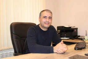 \"Bu gün bizə düşmən olan dostlarımız da var\" - 4 yaşlı saytın RƏHBƏRİ