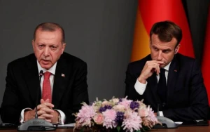 Ərdoğan Makronu səriştəsiz lider adlandırdı