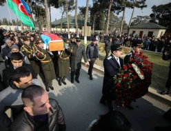 Bu nazirlər və rəsmilər Orxan Əsgərovun dəfnində - VİDEO