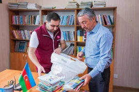 Qırmızı Ürəklər Fondundan “Kitab Gəzər” layihəsinə dəstək - FOTOLAR