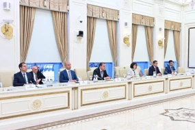 Sahibə Qafarov XİN başçısı ilə görüşdü