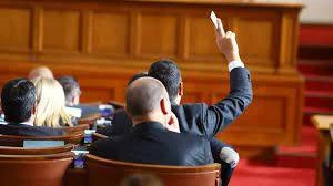Bu ölkə avroya keçidin təxirə salınmasını rədd etdi