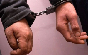 Azərbaycanda vəzifəli şəxsi şantaj edən şəxslər həbs edildi - FOTO