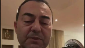 Öz mahnısına ağladı - VİDEO