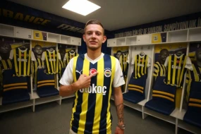 “Fənərbaxça” polşalı futbolçunu transfer etdi
