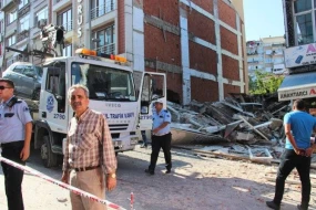 SON DƏQİQƏ! İstanbulda bina çökdü
