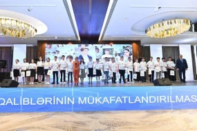 Kapital Bank-ın dəstəyi ilə keçirilən olimpiadanın qalibləri təltif edildi - FOTOLAR