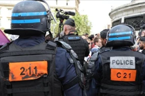 Fransada vətəndaşları döyən polislər sərbəst buraxıldılar
