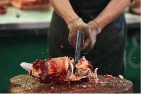 Heyvan kəsimi və ət satışı məntəqələrində nöqsanlar aşkarlandı