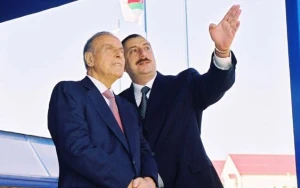 “Bizim üçün mürəkkəb dövr idi, lakin ailəmiz bir yerdə idi” - İlham Əliyev