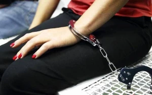 Evini əxlaqsızlıq yuvasına çevirən ər-arvad cəzalandırıldı